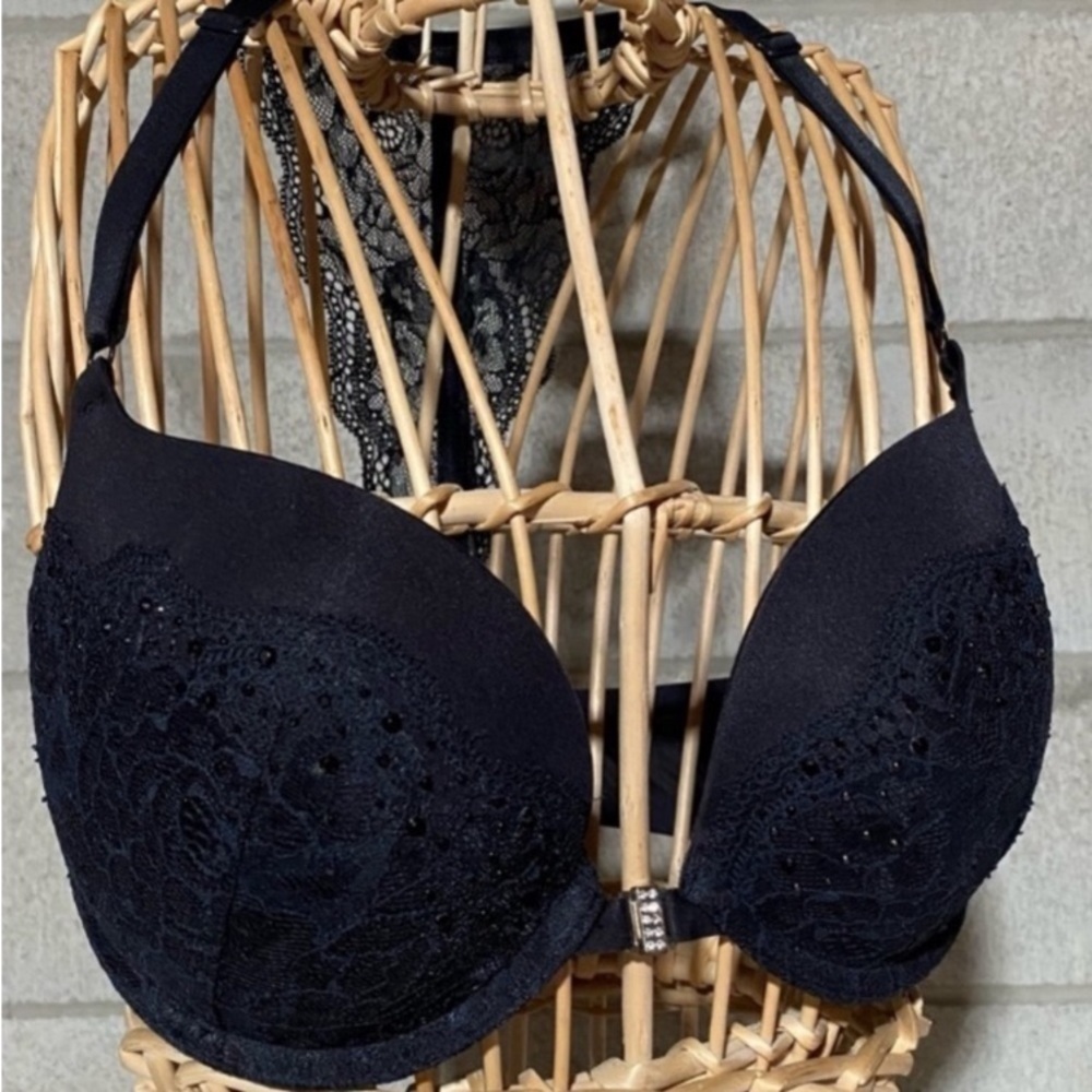 La Senza racer bra with front closure​​​​​​​​​​​​​​​